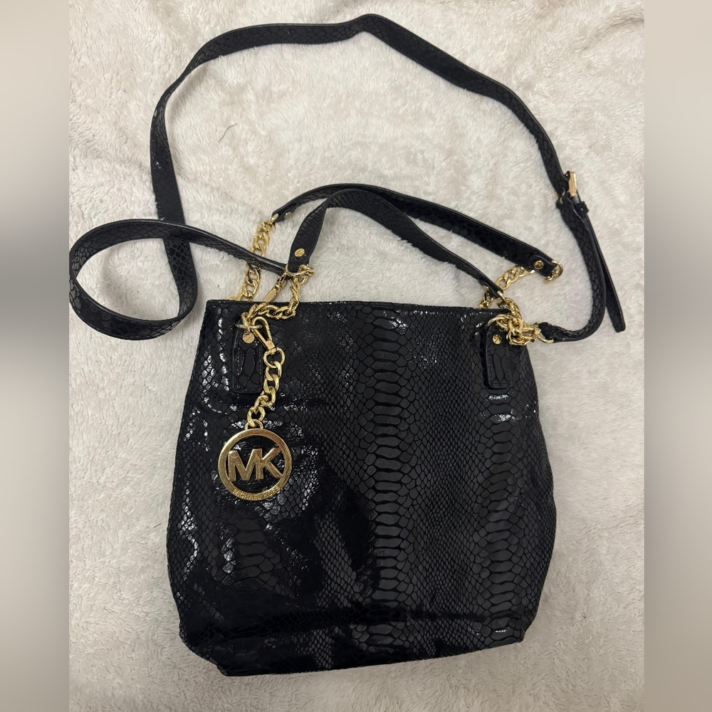 MICHAEL KORS black and gold Snake Pattern Shoulder Bag